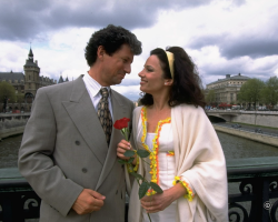 Fran Drescher and Charles Shaughnessy in The Nanny (1993)