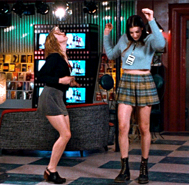 Liv Tyler & Renée Zellweger in Empire Records