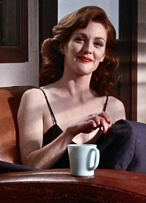 Julianne Moore in Cast a Deadly Spell