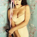 Jennifer Tilly in 1998.